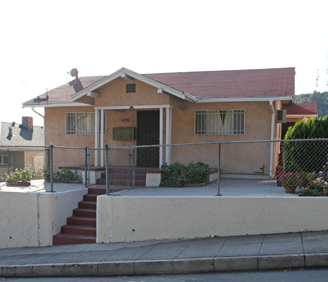 430 Casanova St in Los Angeles, CA - Foto de edificio - Building Photo