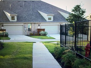 7220 Merlot Pl in Grand Prairie, TX - Foto de edificio - Building Photo