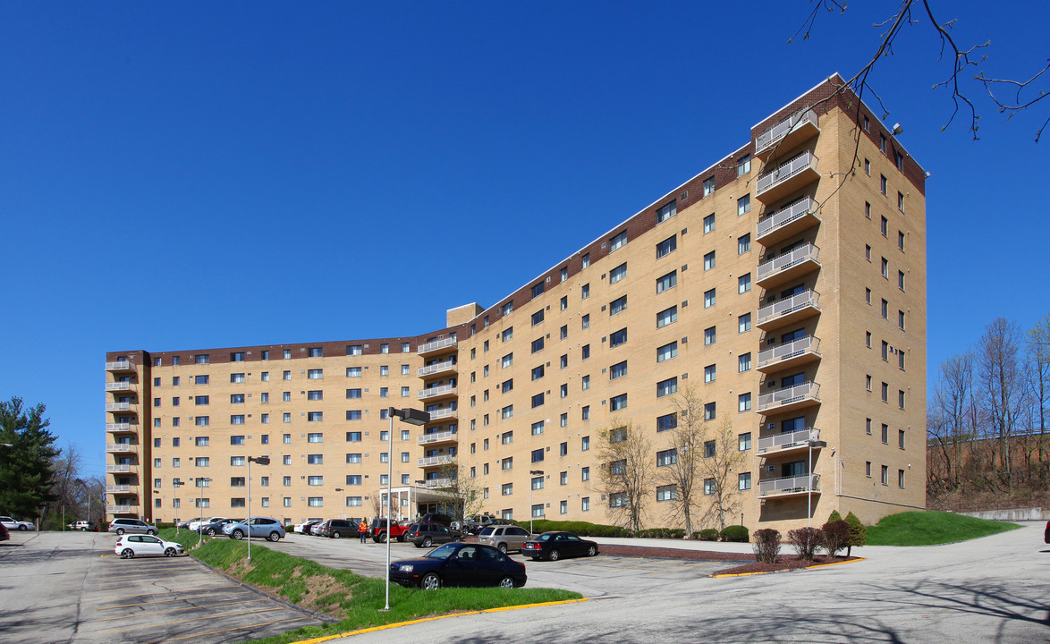 RidgeView Towers in Monroeville, PA - Foto de edificio