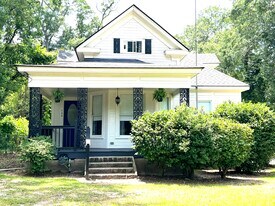 108 S Farmerville St, Unit Whole house rental in Ruston, LA - Building Photo