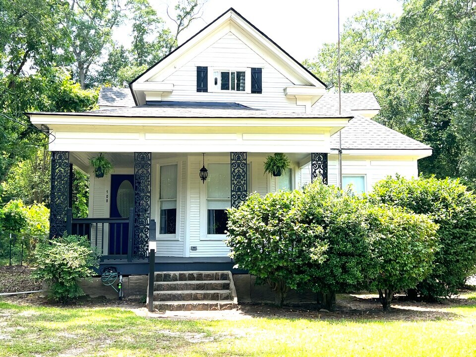 108 S Farmerville St, Unit Whole house rental in Ruston, LA - Building Photo