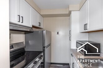 1400 Chicago Ave, Unit 802 in Evanston, IL - Building Photo - Building Photo