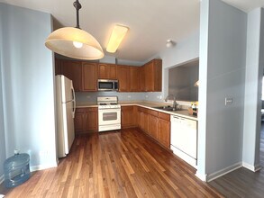 669 S Rosehall Ln in Round Lake, IL - Building Photo - Building Photo