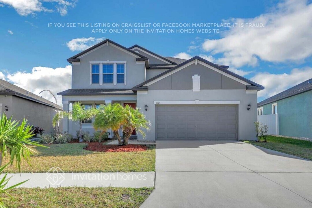 11849 Sunburst Marble Rd in Riverview, FL - Foto de edificio
