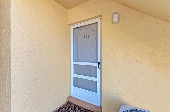 129 Tyler Dr in Sarasota, FL - Building Photo - Building Photo