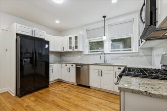 6724 N Campbell Ave in Chicago, IL - Building Photo - Building Photo