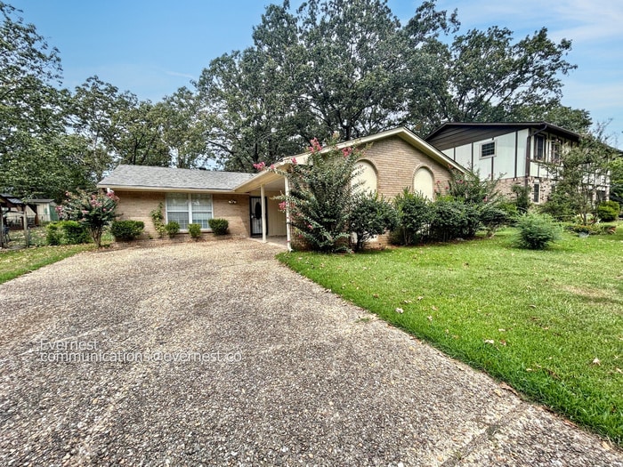 9105 Peach Tree Ln in Sherwood, AR - Building Photo