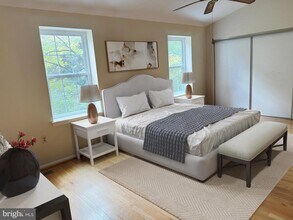 725 Twin Holly Ln in Silver Spring, MD - Building Photo - Building Photo