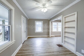 5702 Euclid Ave E in Kansas City, MO - Building Photo - Building Photo