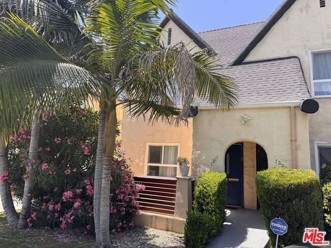 1325 S Rimpau Blvd in Los Angeles, CA - Building Photo - Building Photo