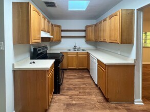 610 NW 34th Terrace in Gainesville, FL - Building Photo - Building Photo