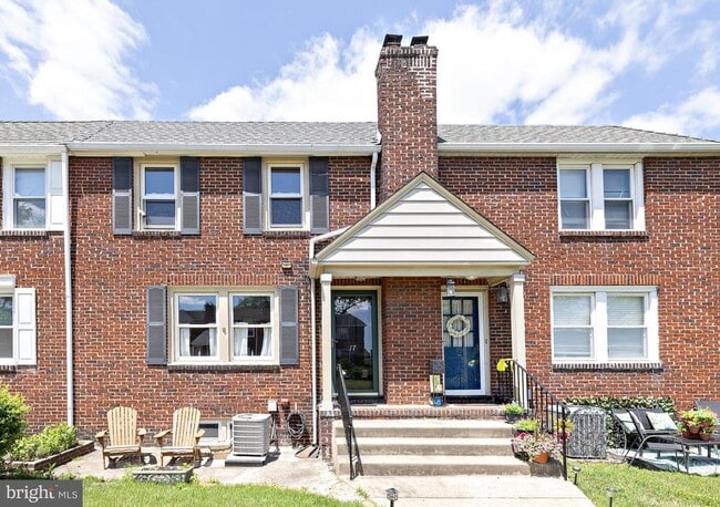 property at 17 Dowling Ave