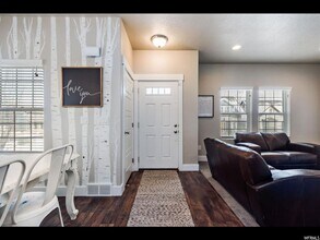 5193 W Burntside Ave in South Jordan, UT - Building Photo - Building Photo