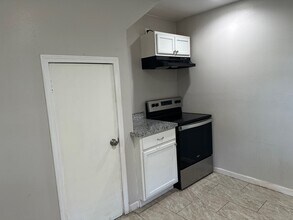 1226 W 4th St in Freeport, TX - Building Photo - Building Photo