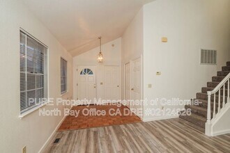 1190 Exeter Dr in Santa Rosa, CA - Building Photo - Building Photo