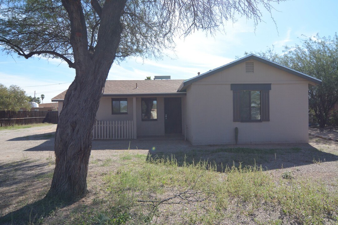 2910 E 28th St in Tucson, AZ - Building Photo