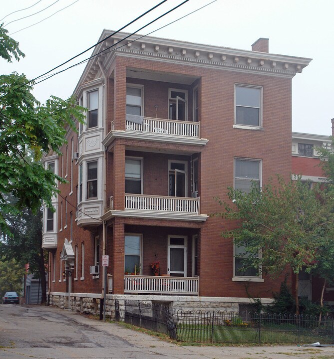 Jefferson 3227 in Cincinnati, OH - Building Photo