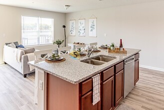 9055 Western Way in Jacksonville, FL - Building Photo - Building Photo