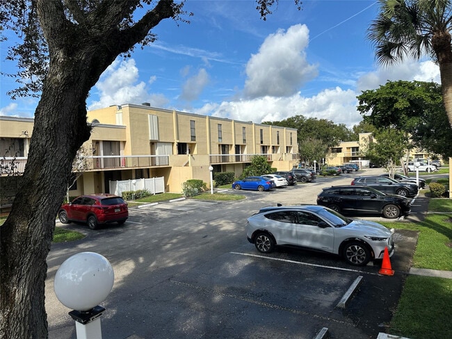 2930 SW 87th Terrace in Davie, FL - Building Photo - Building Photo