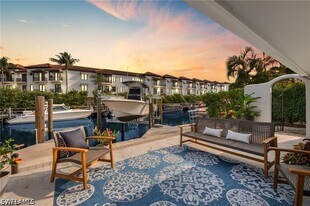 1435 Curlew Ave in Naples, FL - Building Photo