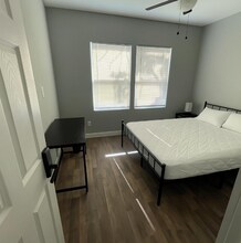 427 E Southcross in San Antonio, TX - Building Photo - Building Photo