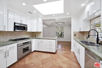 2350 Malcolm Ave in Los Angeles, CA - Building Photo - Building Photo