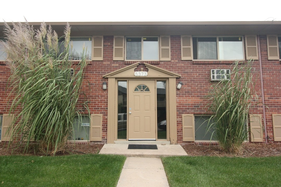 5373 Field St in Arvada, CO - Foto de edificio