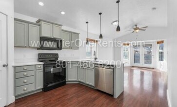3818 E Rose Hearty Ln in Eagle Mountain, UT - Building Photo - Building Photo