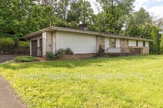 7320 Westridge Dr in Knoxville, TN - Building Photo - Building Photo