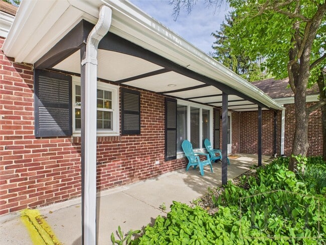 property at 1371 Irving Rd