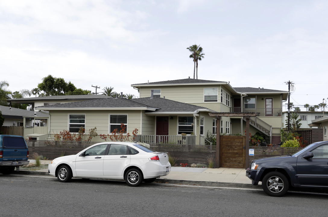 1807 Alvarado St in Oceanside, CA - Building Photo