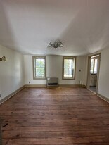 15-19 S Maple St in Vergennes, VT - Building Photo