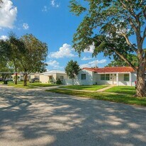 5825 SW 9th Terrace in West Miami, FL - Building Photo