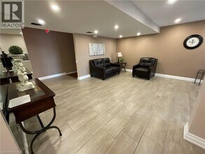 99 Donn Ave in Hamilton, ON - Building Photo - Building Photo