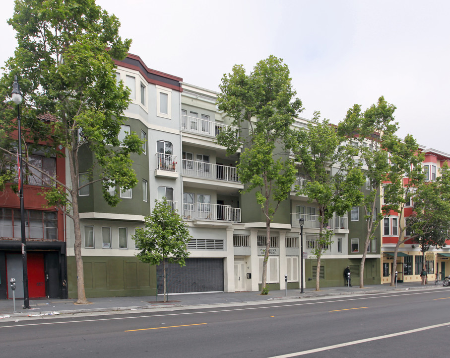 Plaza del Sol in San Francisco, CA - Building Photo