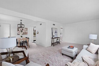 813 Chain of Rocks Dr in St. Louis, MO - Building Photo - Building Photo