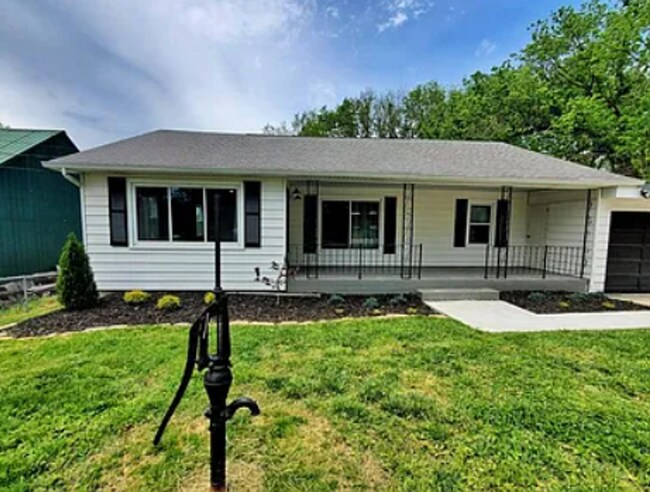 4147 S Hooper Ave in Springfield, MO - Building Photo - Building Photo