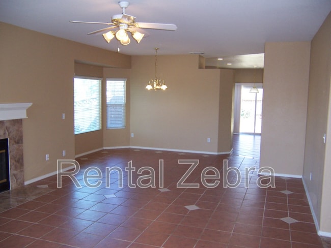 2203 Dinkey Creek Ave in Merced, CA - Building Photo - Building Photo