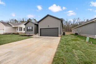 2755 Cedrus Ave in Bowling Green, KY - Building Photo