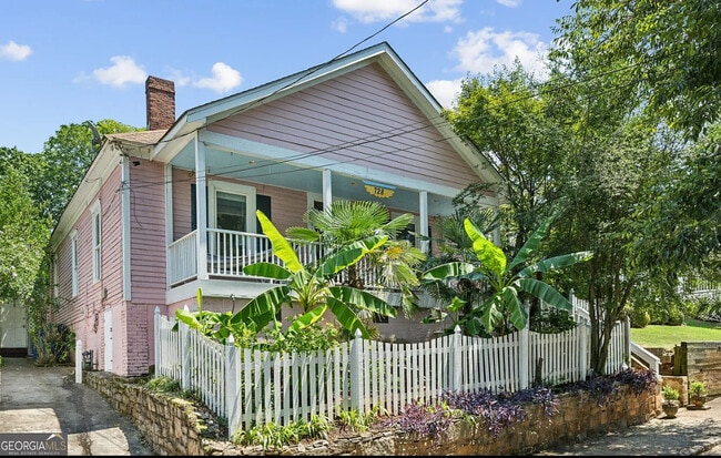 property at 728 Woodson St SE