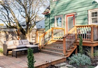 4325 NE 42nd Ave in Portland, OR - Foto de edificio - Building Photo