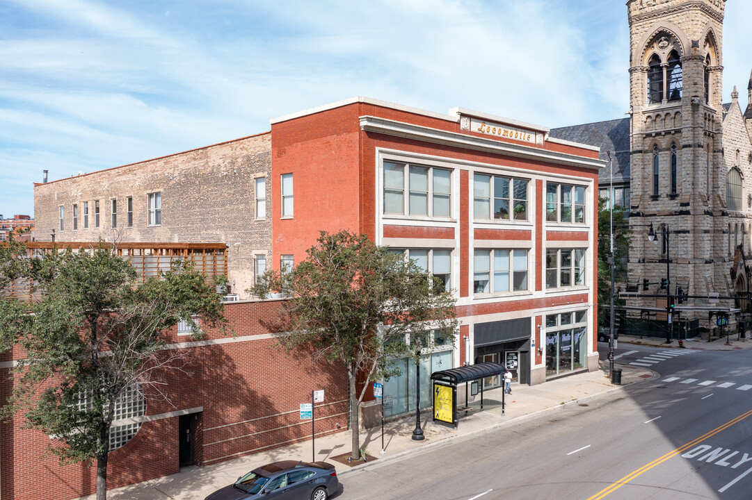 Locomobile Lofts in Chicago, IL - Building Photo