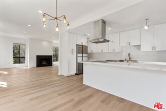 9191 Charleville Blvd in Beverly Hills, CA - Building Photo - Building Photo