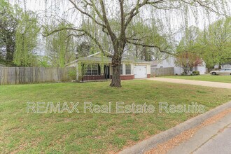 3235 W Wildflower St in Fayetteville, AR - Building Photo - Building Photo