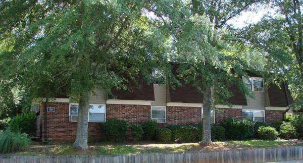 Hickory Heights in Abbeville, SC - Building Photo