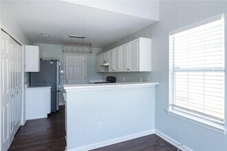 3690 Manor Ct SW in Atlanta, GA - Building Photo - Building Photo