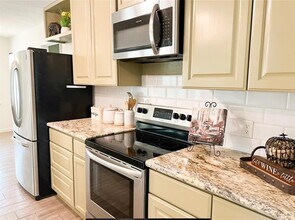 15614 Echo Canyon Dr in Houston, TX - Building Photo - Building Photo