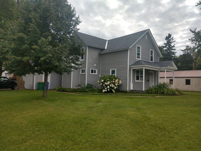 313 1st Ave W in Cambridge, MN - Building Photo - Building Photo