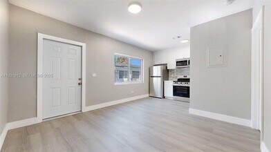74 W 15th St in Hialeah, FL - Building Photo - Building Photo
