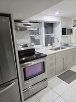 2080 E Roxboro Rd NE in Atlanta, GA - Building Photo